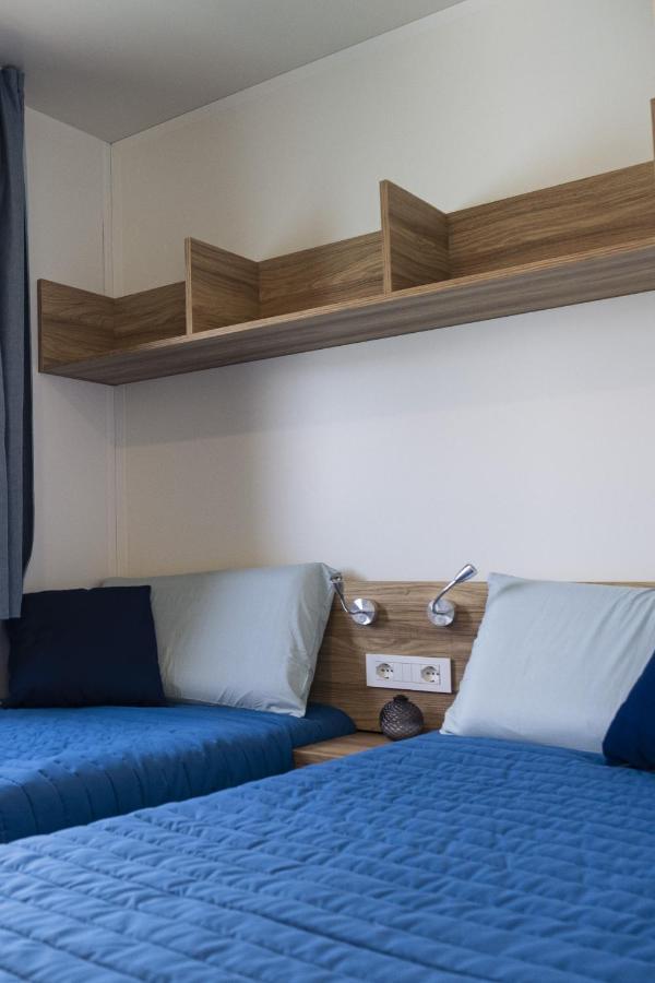 Отель Houseboat Floatart Experience Бишелье Экстерьер фото